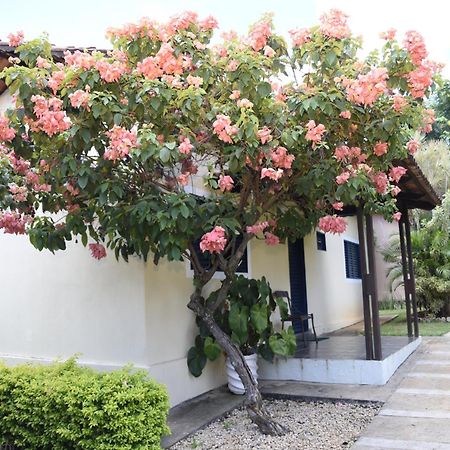 Rosa Spa E Pousada Aparecida de Goiania Exterior foto